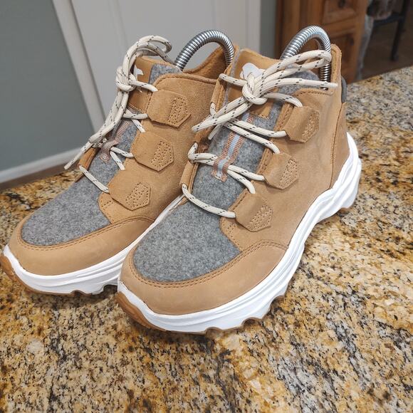 Sorel Kinetic Conquest Shoes Womens Size 6 Suede Waterproof Boot NL4903 - Picture 1 of 12